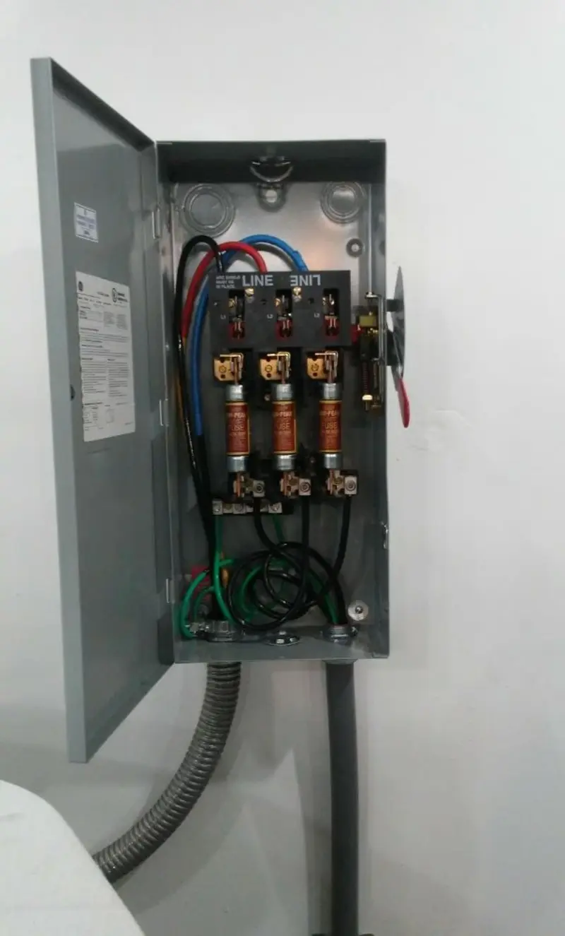 Three-phase disconnect switch installed for Smoke Detector Installation in Yorktown